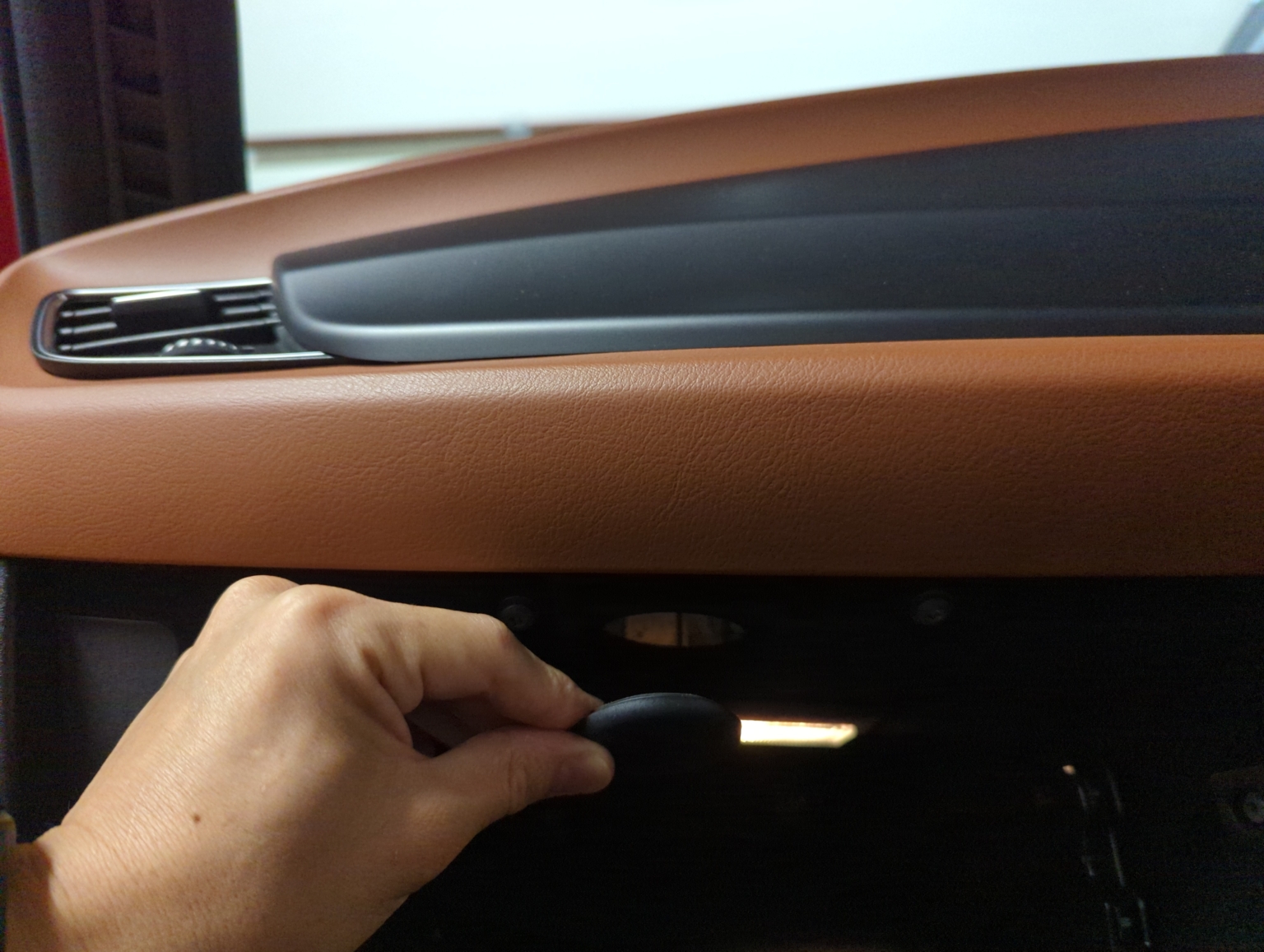 【アルファロメオ ジュリエッタ】カーナビの外し方 車種別取付適合情報